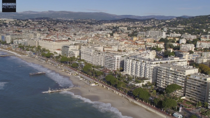 Vue aérienne de la Croissette à Cannes, prise de vue par drone © Drone-Pictures Marseille 