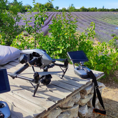 Les facteurs qui influent sur les tarifs des prestations drone en France