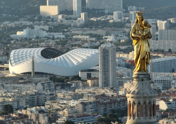 Notre-Dame de la Garde & stade Vélodrome, MARSEILLE vue par Drone © Drone-Pictures
