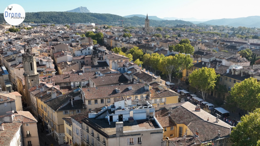 16 - Aix-en-Provence, Cours Mirabeau, pour l'Hôtel de France-Drone Pictures-00021334